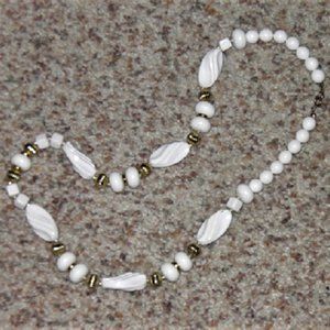 MILK GLASS NECKLACE